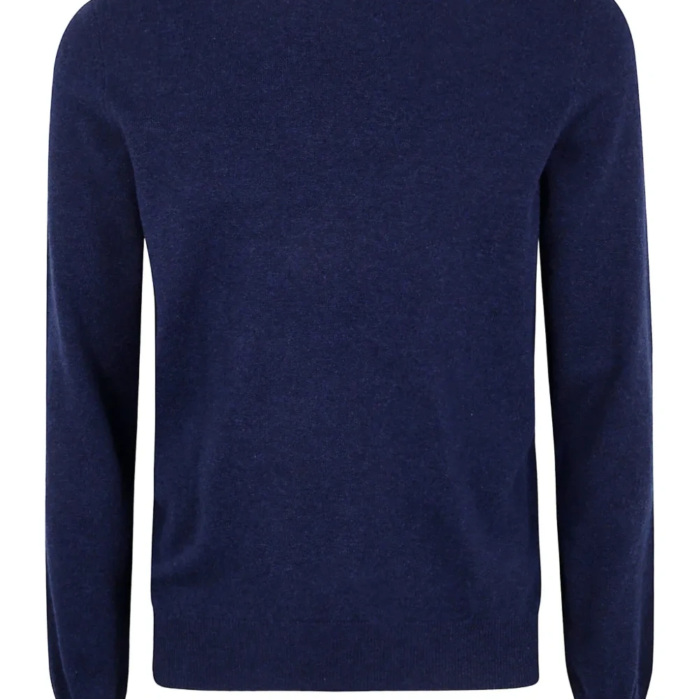 Свитер с круглым вырезом