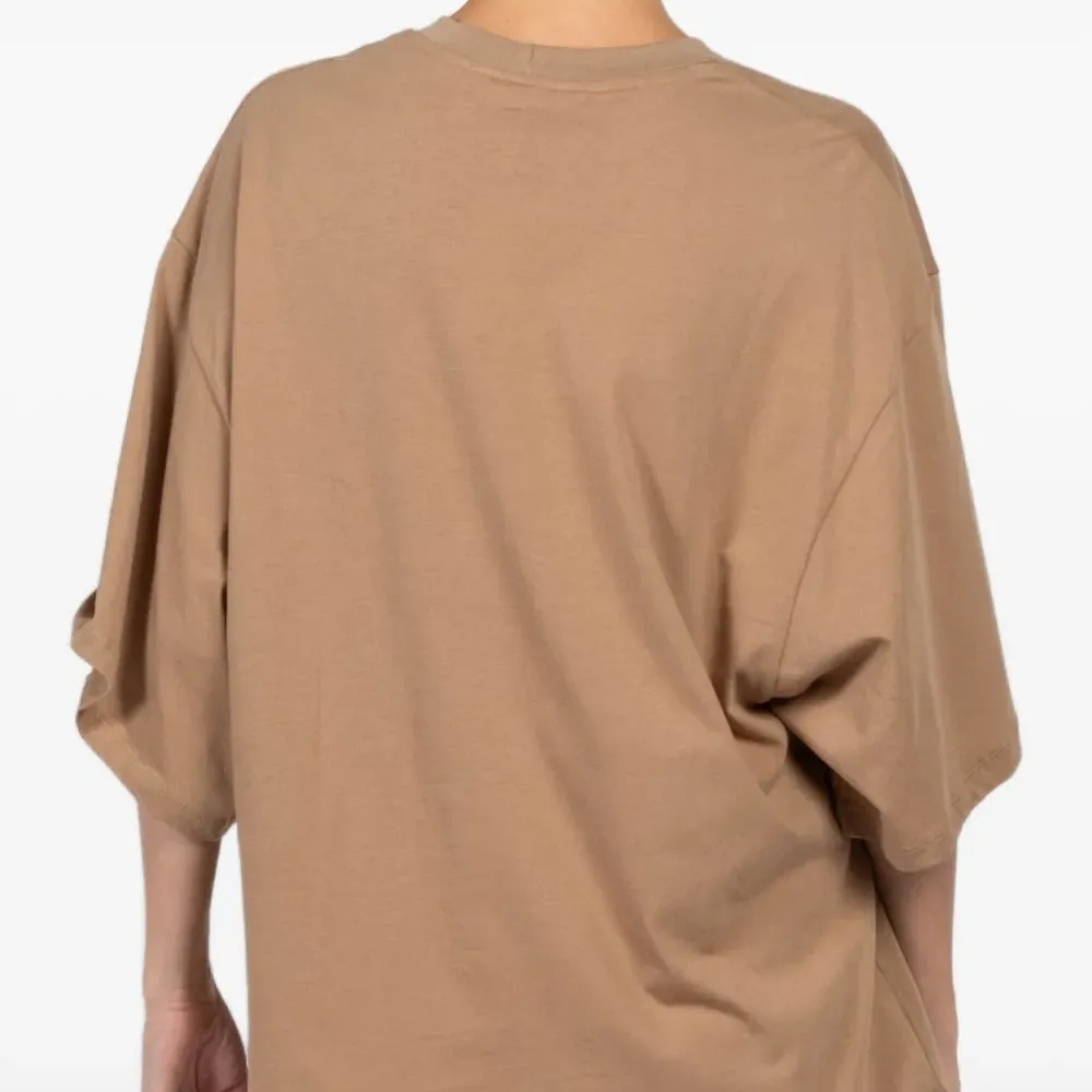 Футболка с графичным принтом