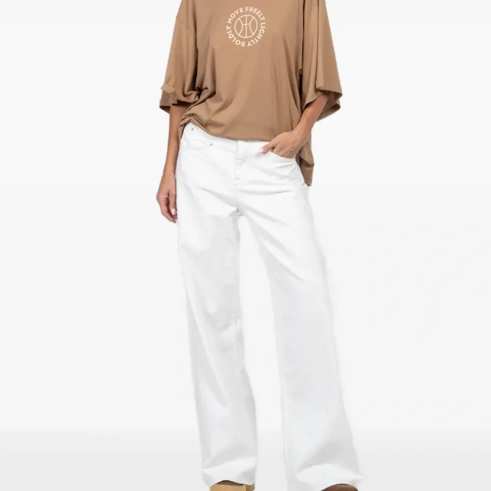 Футболка с графичным принтом