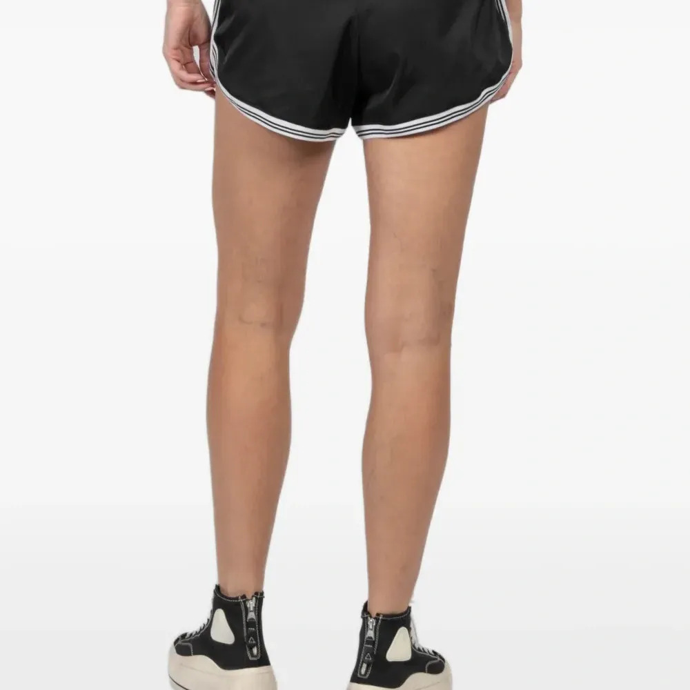 Шорты с полосками