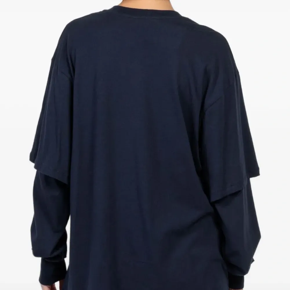 Двухслойный топ с длинными рукавами