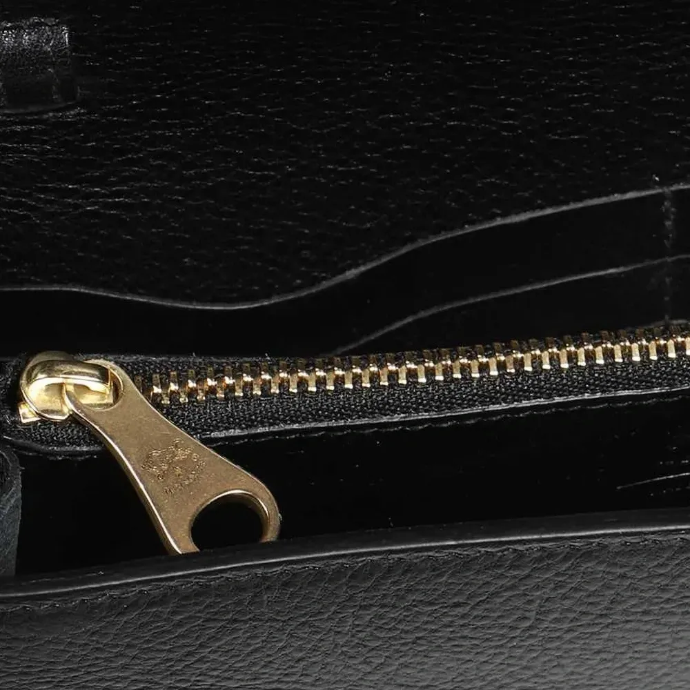 Клатч с клапаном на кнопке