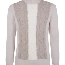 Свитер фактурной вязки с высоким воротником