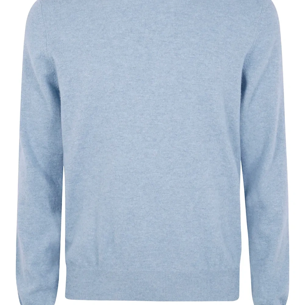 Свитер с круглым вырезом