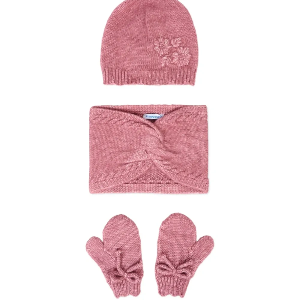 Комплект из шапки, шарфа и варежек с цветочной вышивкой
