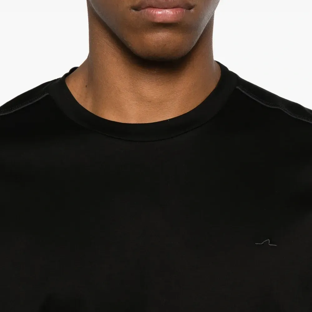 Футболка с круглым вырезом