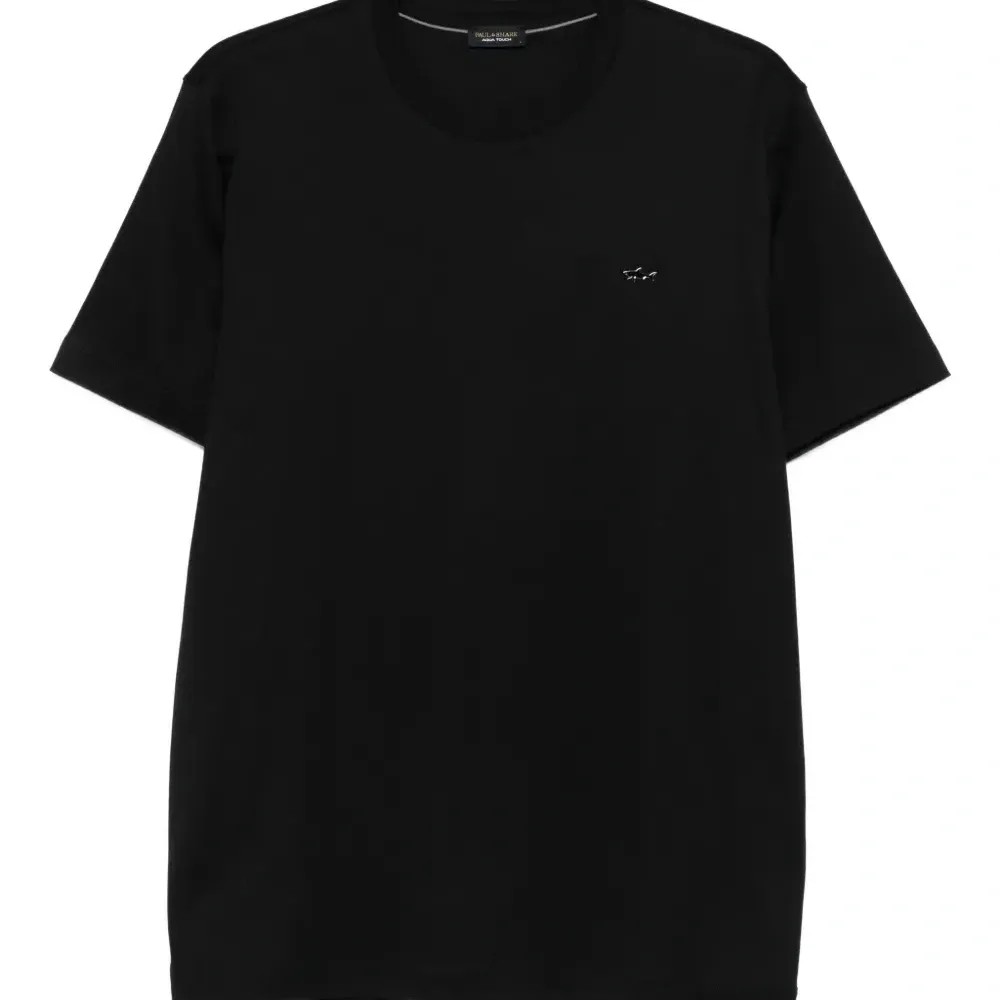 Футболка с вышитым логотипом Футболка с вышитым логотипом