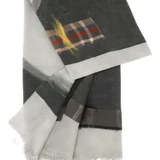 Шарф в технике пэчворк с бахромой Шарф в технике пэчворк с бахромой