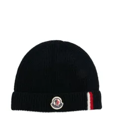 Шапка бини в рубчик с нашивкой-логотипом Шапка бини в рубчик с нашивкой-логотипом