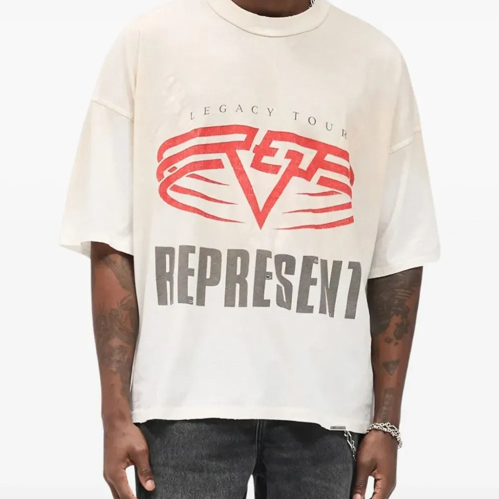 Футболка Living Legacy