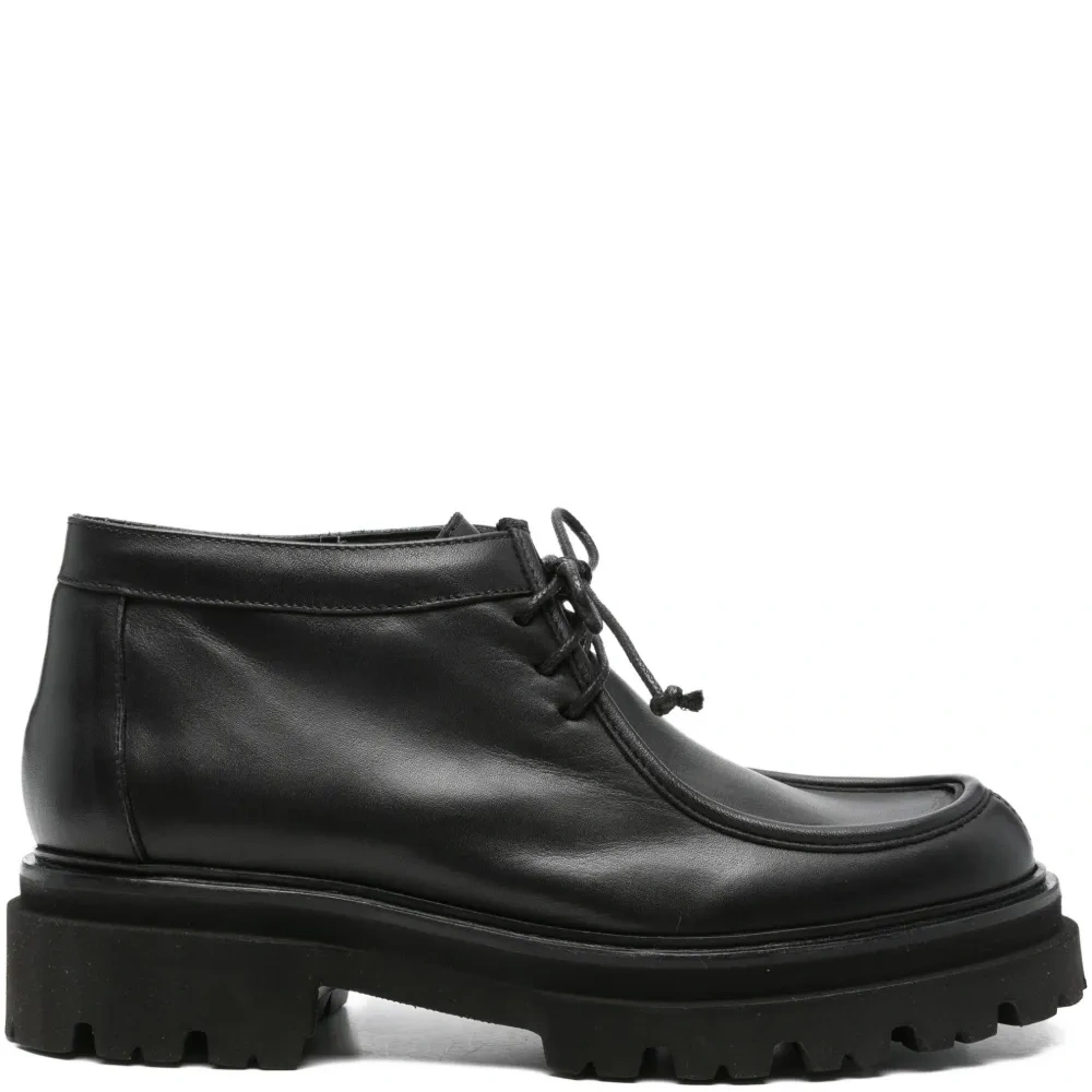 Массивные туфли на шнуровке