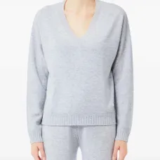 Свитер с V-образным вырезом