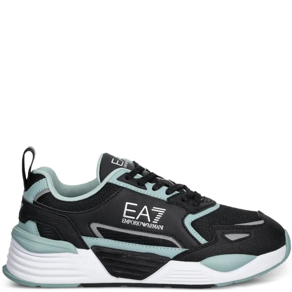 Кроссовки с логотипом