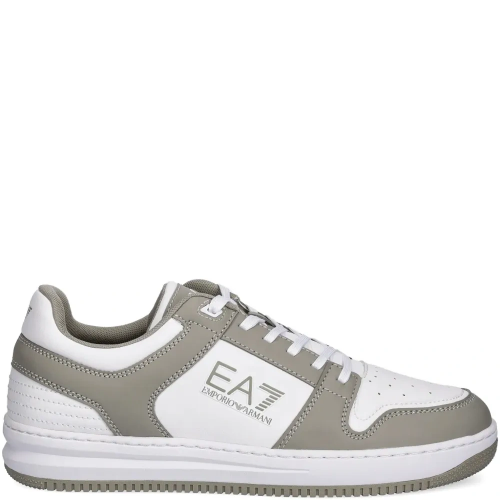 Кроссовки с логотипом