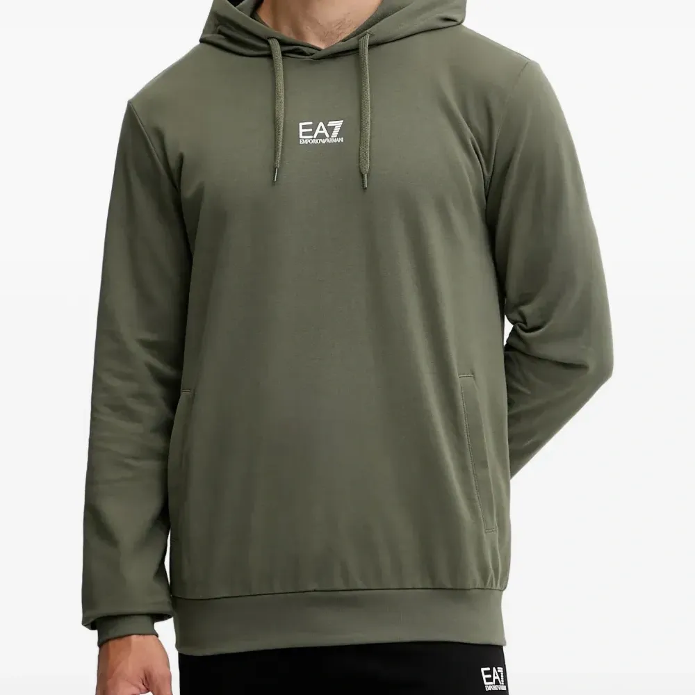 Спортивный костюм с логотипом