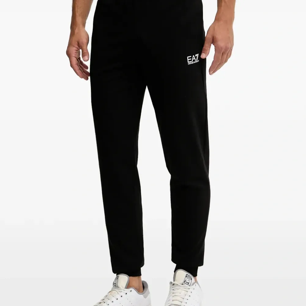 Спортивный костюм с логотипом