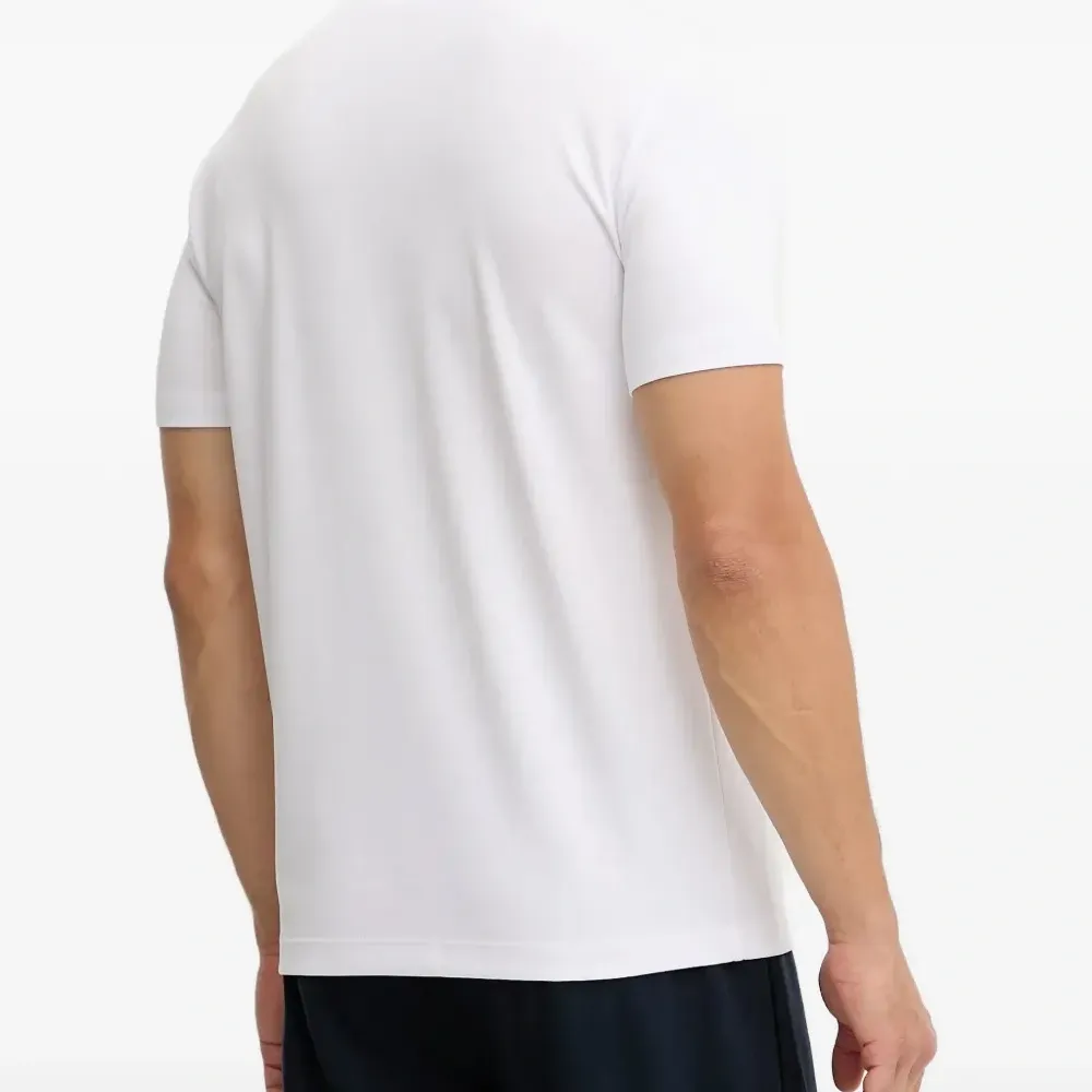 Футболка с логотипом