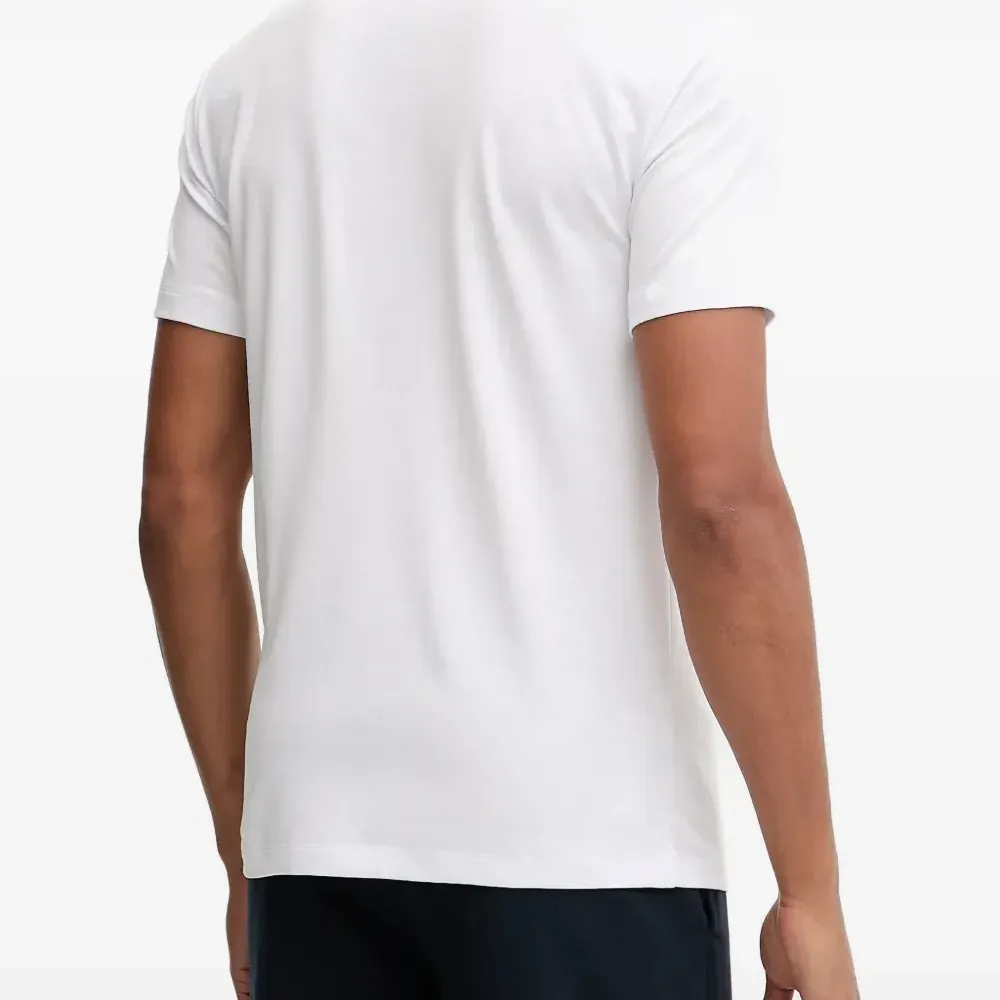 Футболка с логотипом