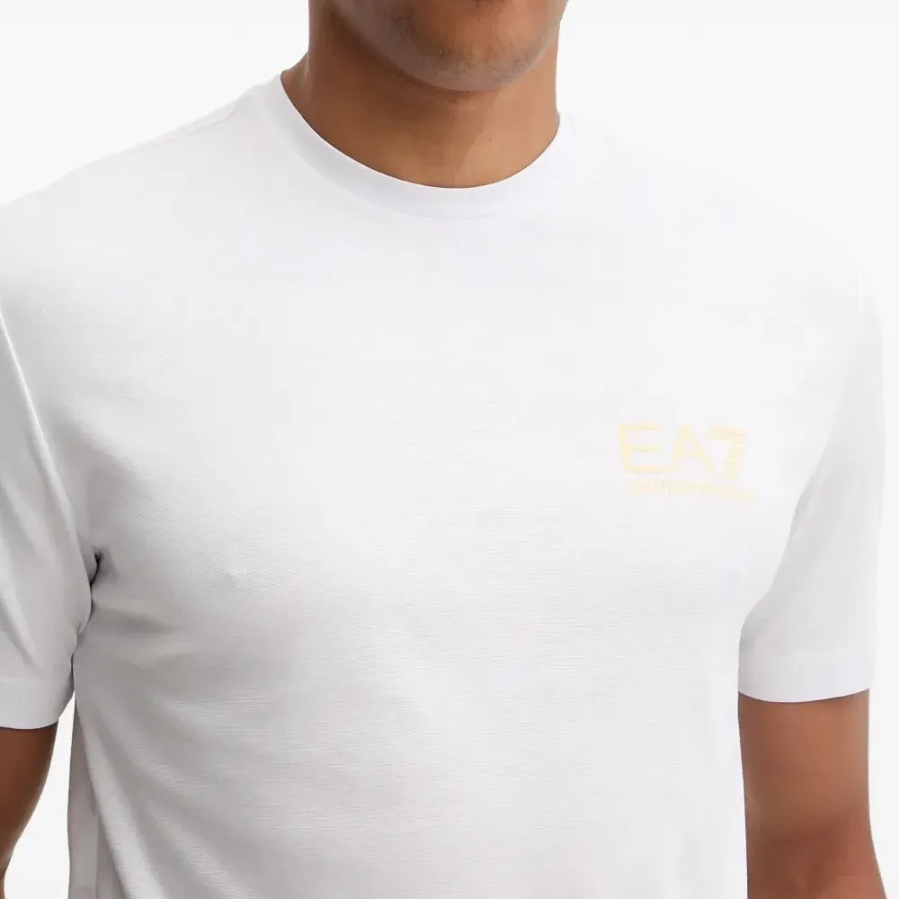 Футболка с логотипом