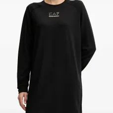 Платье с длинными рукавами