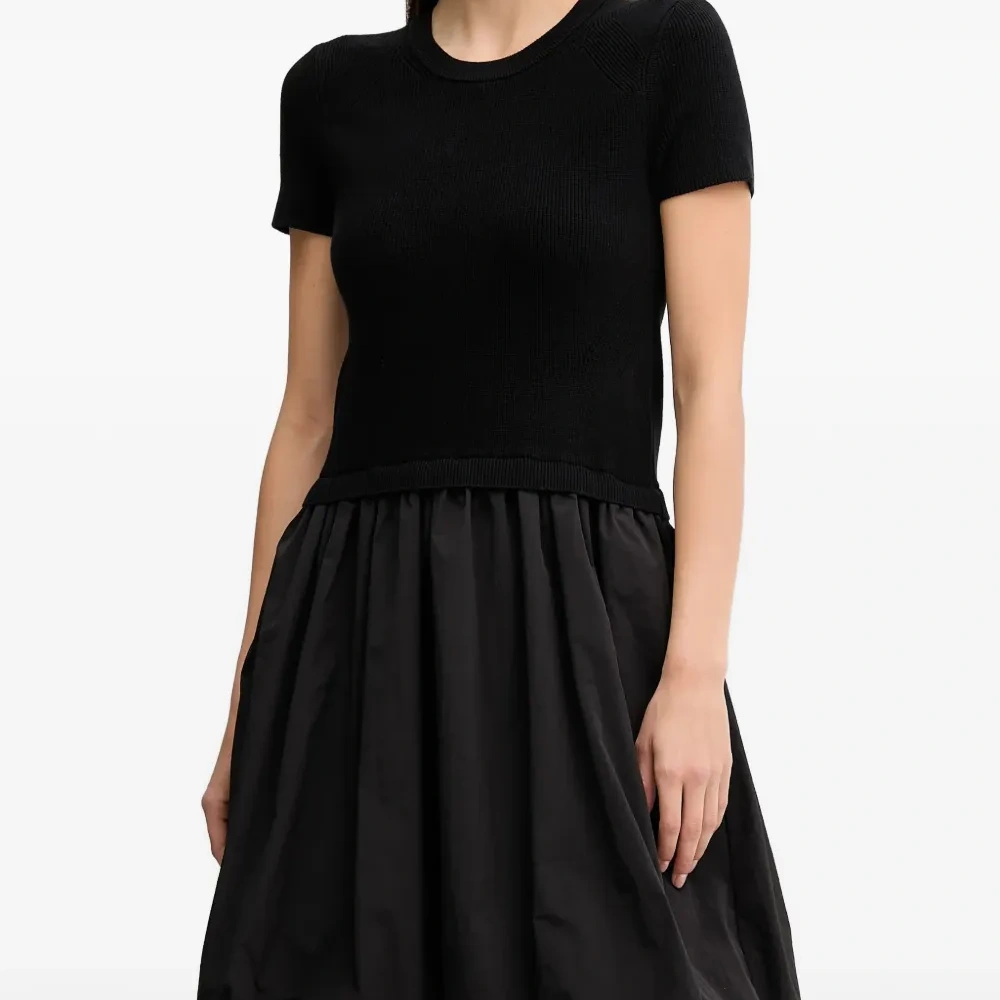 Платье миди с короткими рукавами