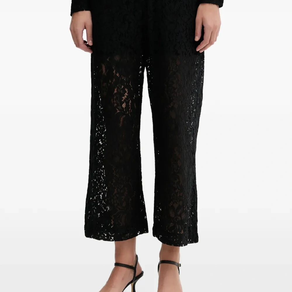 Брюки с кружевом