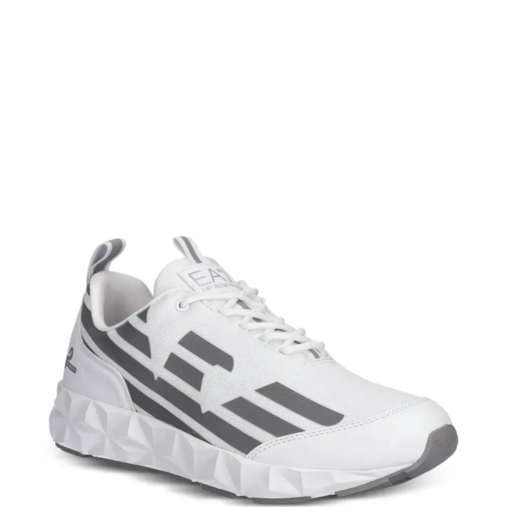 Кроссовки с логотипом