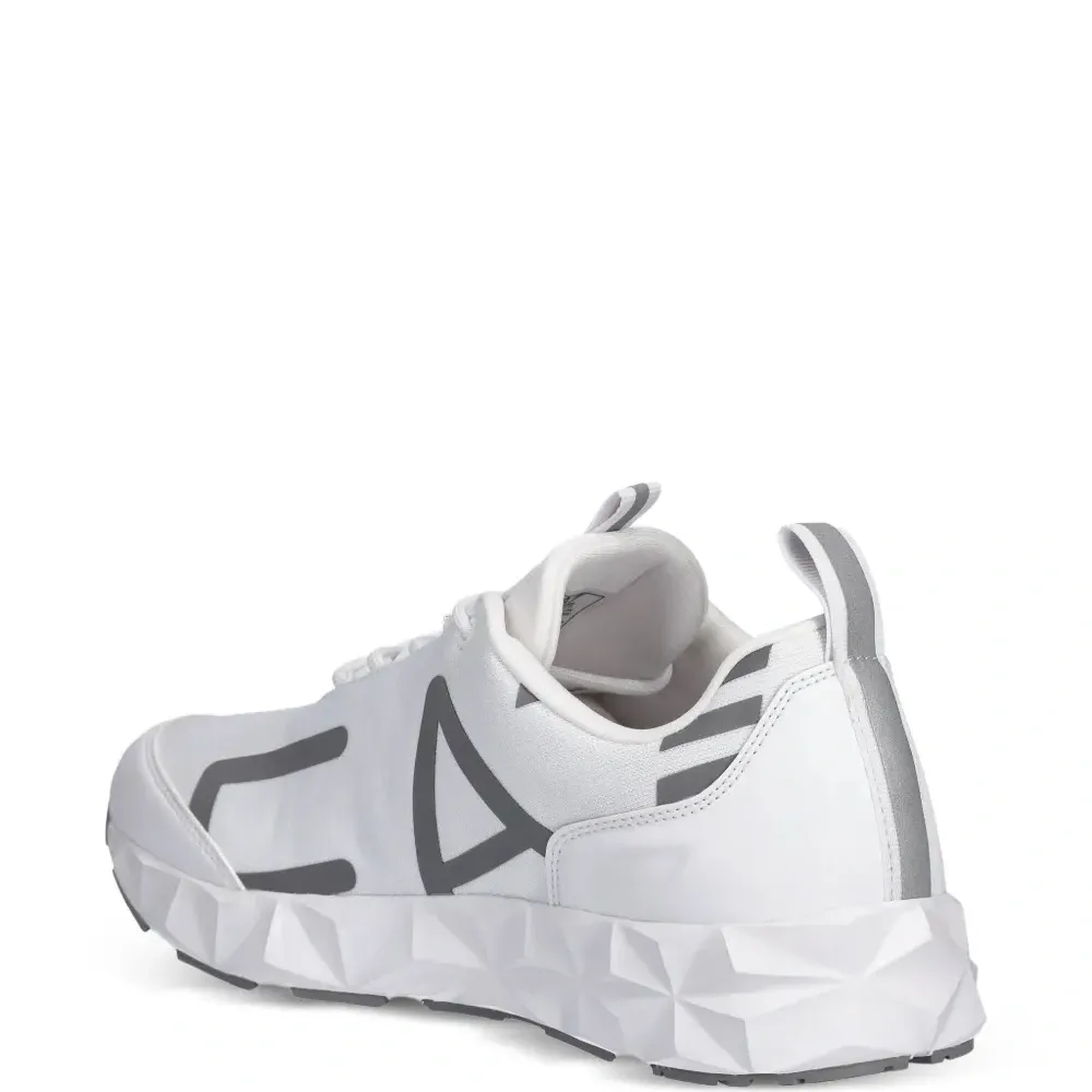 Кроссовки с логотипом