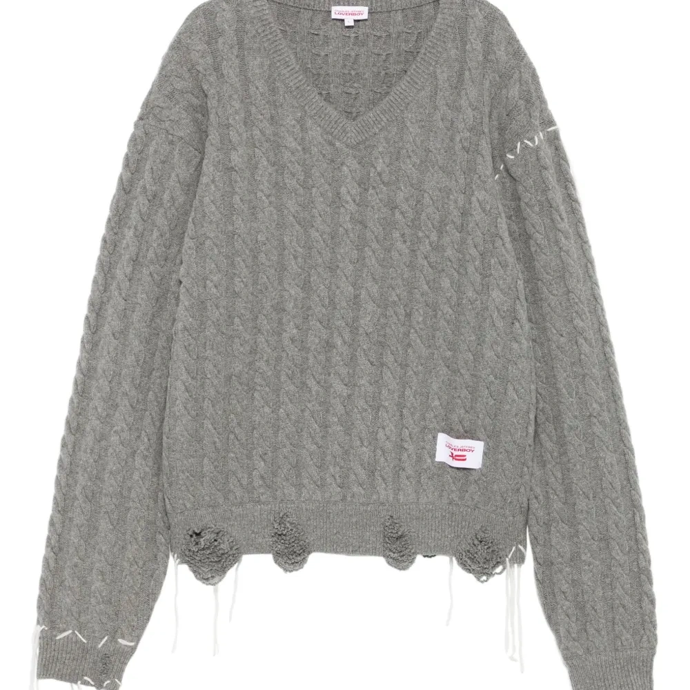 Свитер фактурной вязки с V-образным вырезом