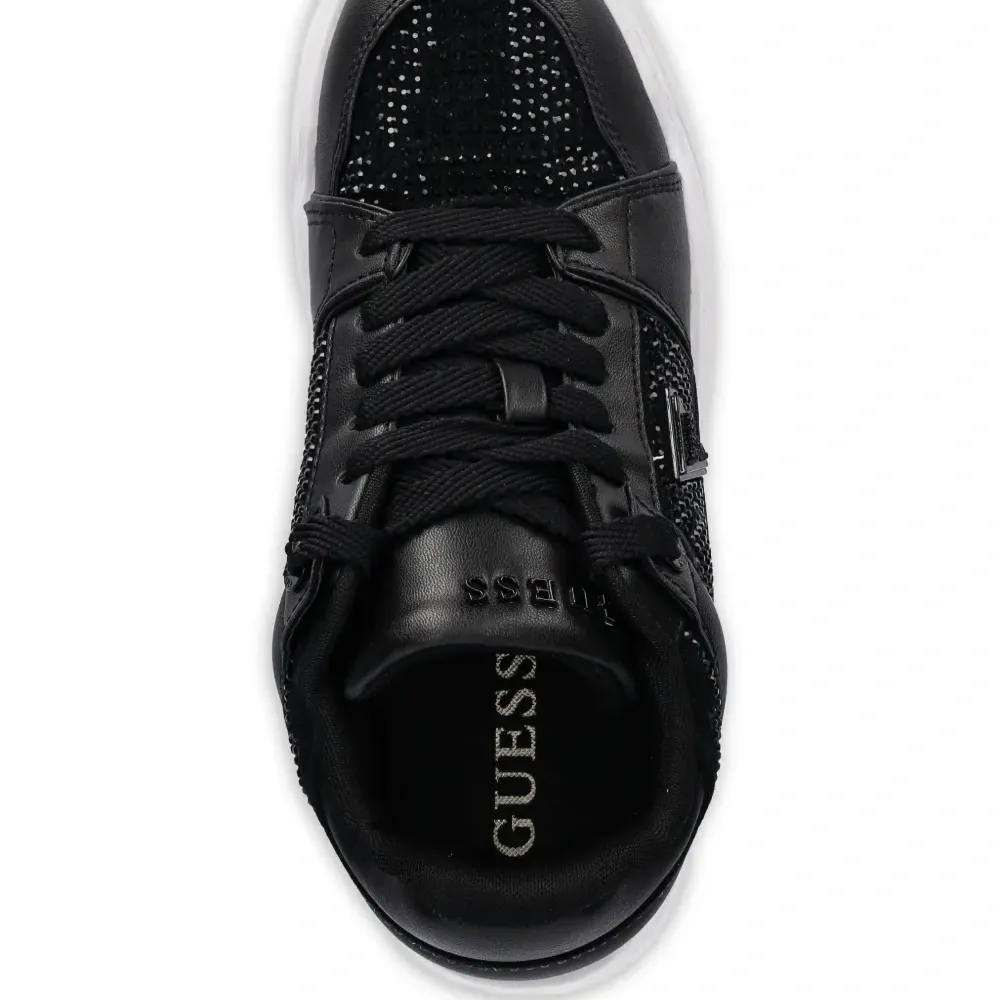 Кроссовки с кристаллами