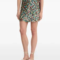 Мини-юбка, украшенная пайетками Мини-юбка, украшенная пайетками