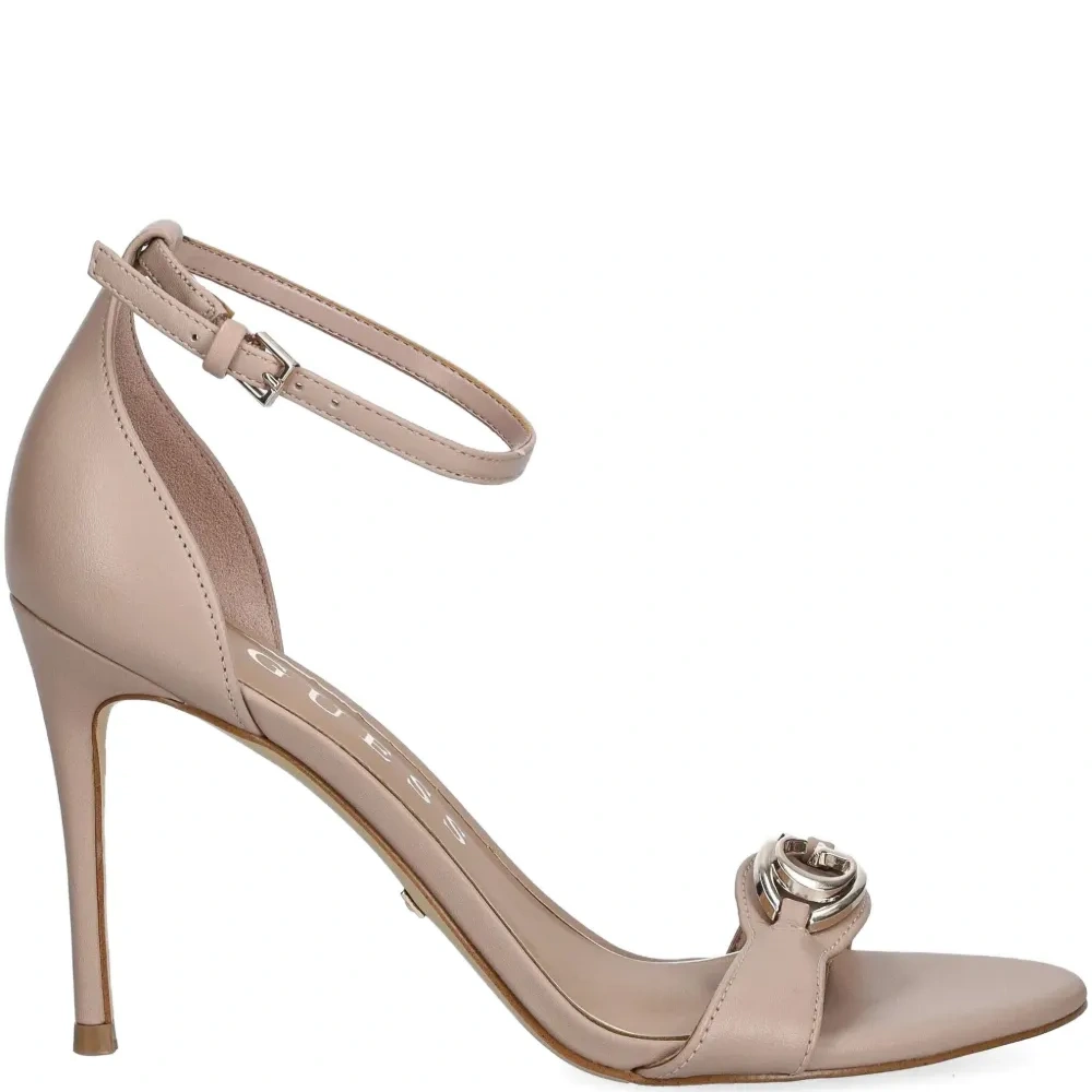 Туфли на каблуке