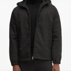 Куртка с капюшоном и монограммой Куртка с капюшоном и монограммой