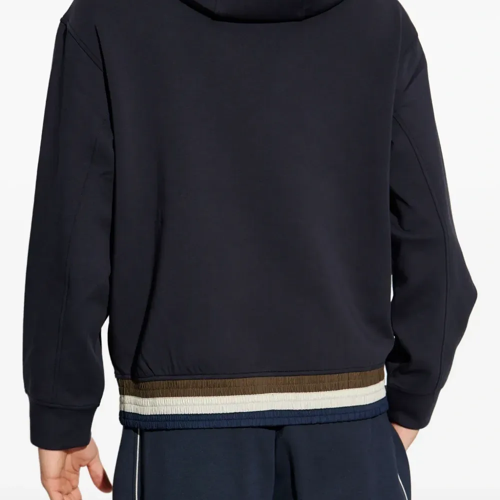 Худи с вышитым логотипом Худи с вышитым логотипом