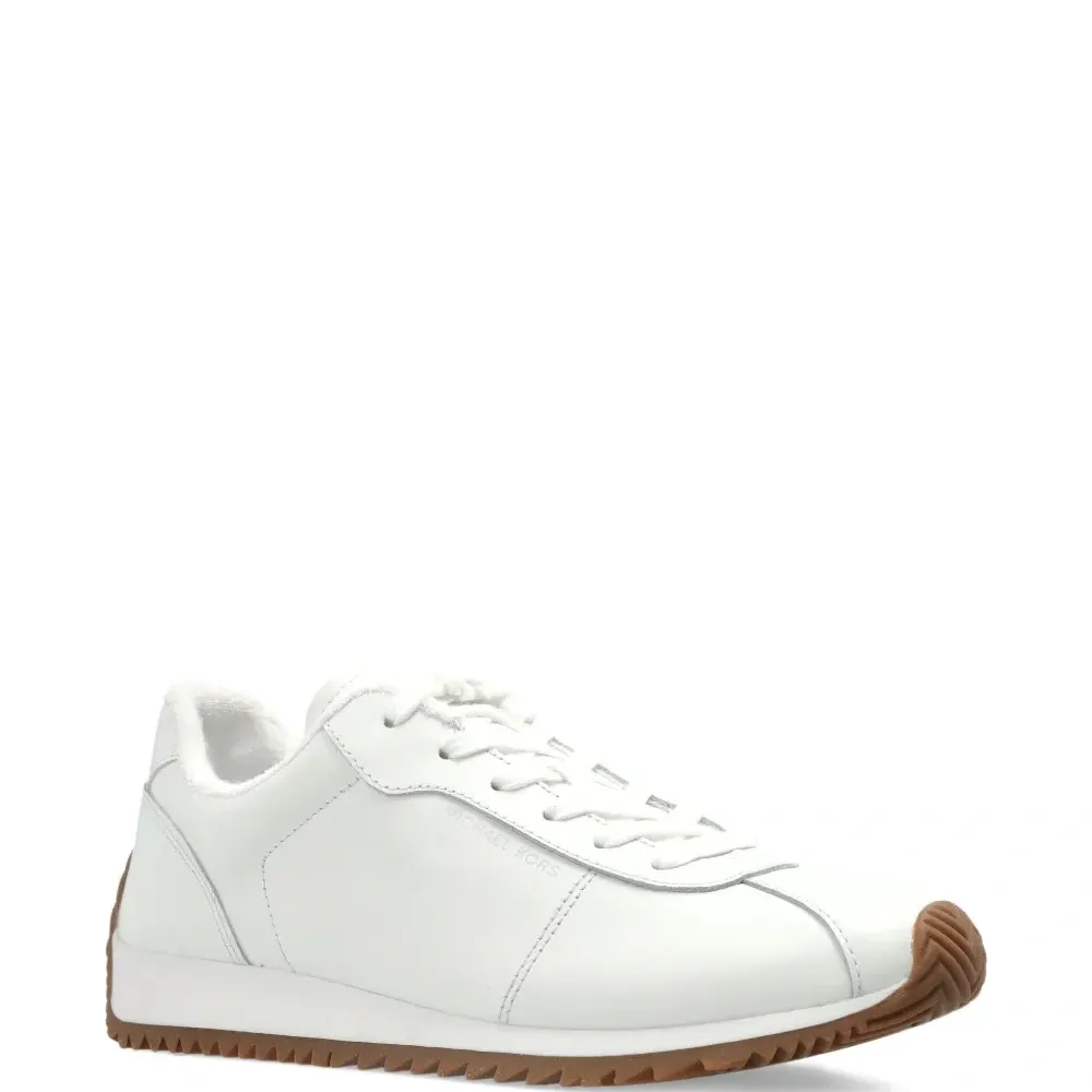 Кроссовки на шнуровке