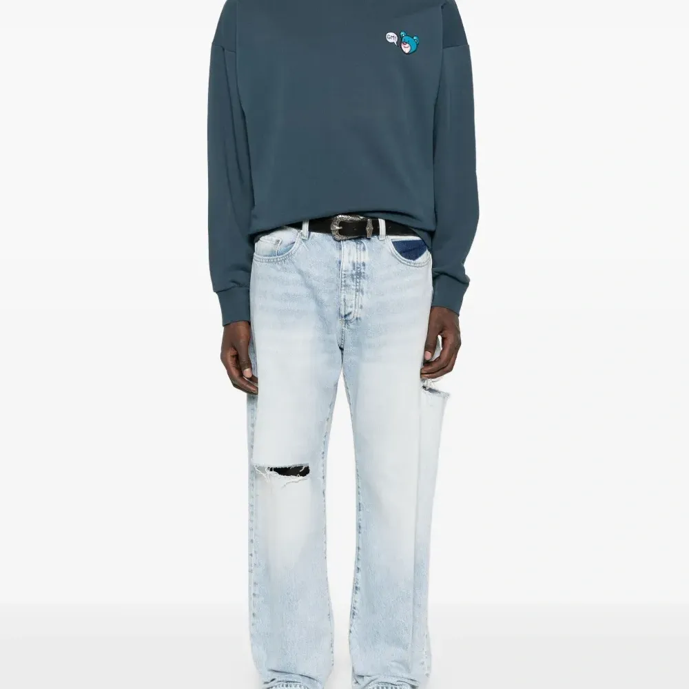 Толстовка с вышивкой