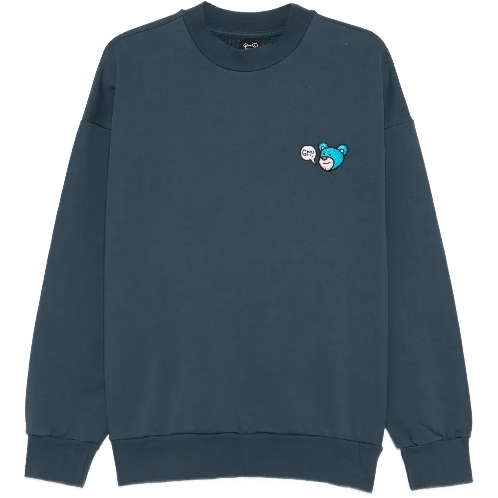 Толстовка с вышивкой