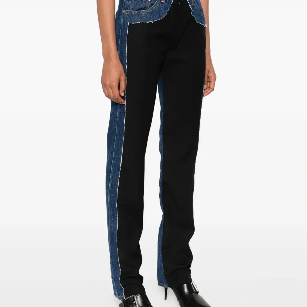 Прямые джинсы со вставками