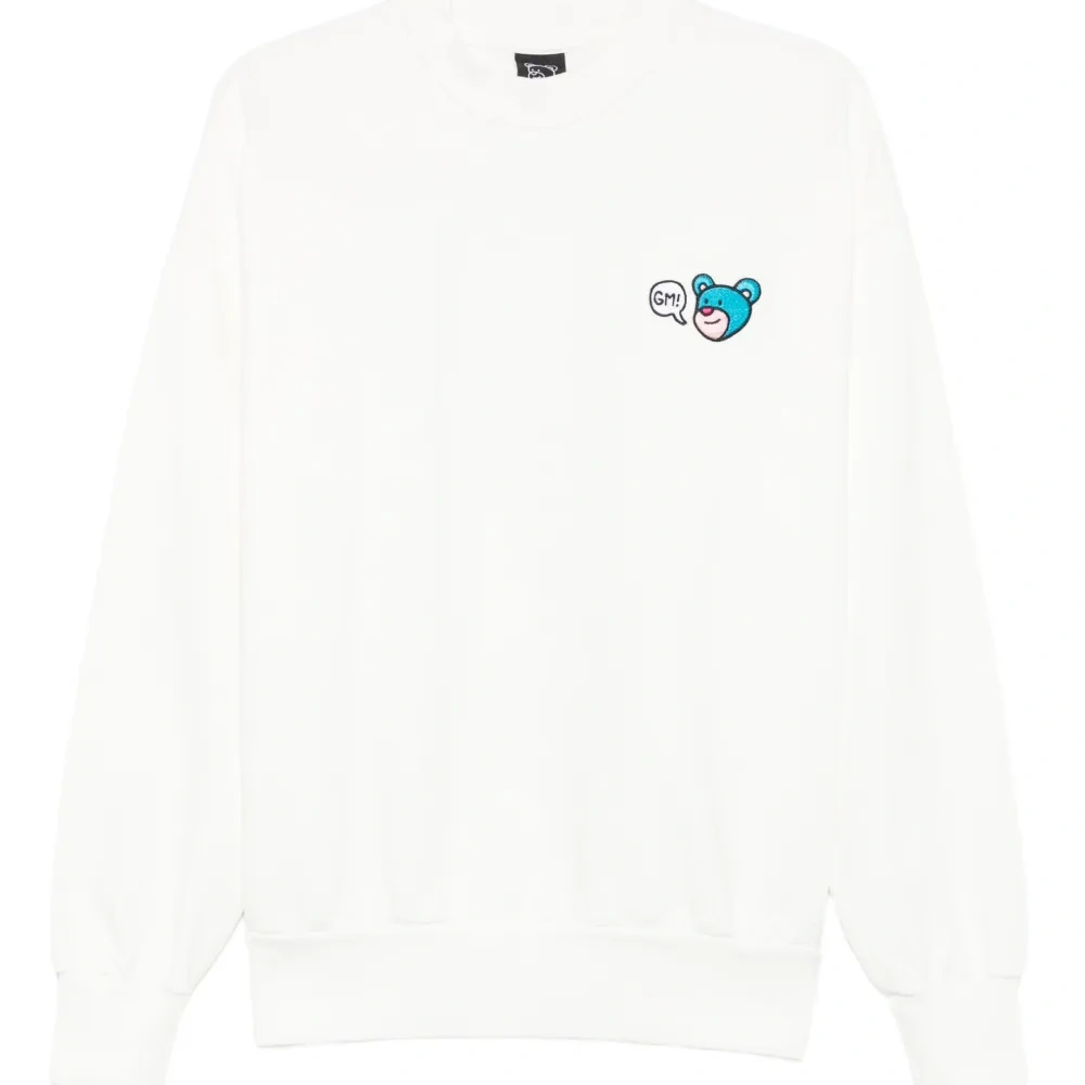 Толстовка с вышивкой