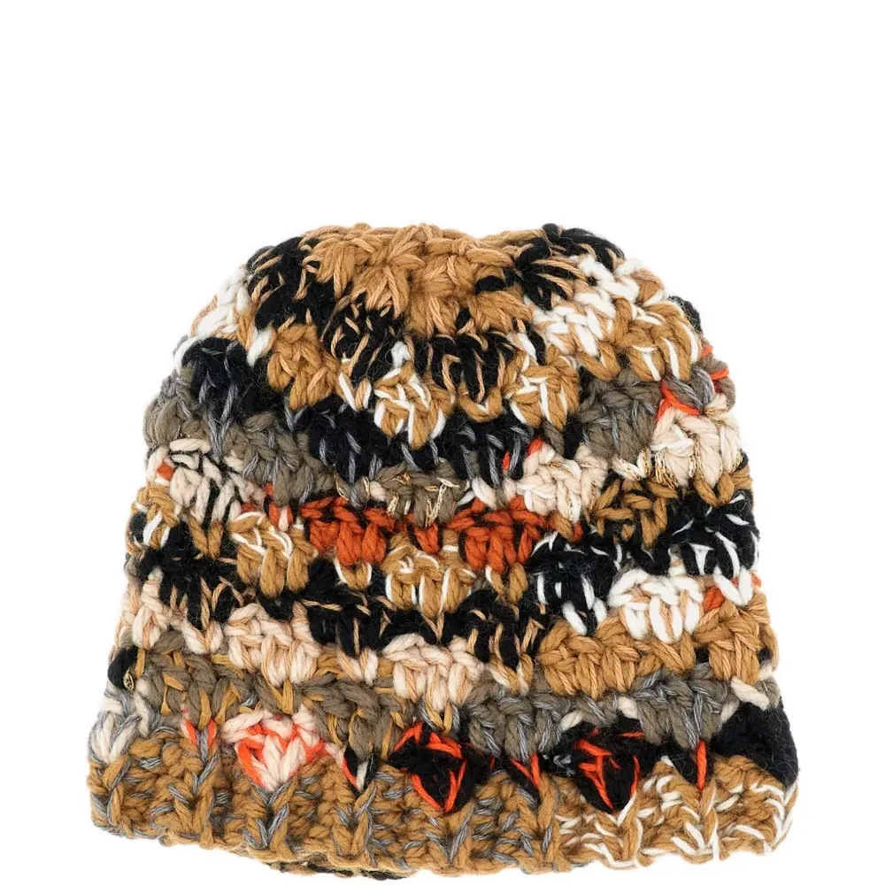 Трикотажная шапка в полоску