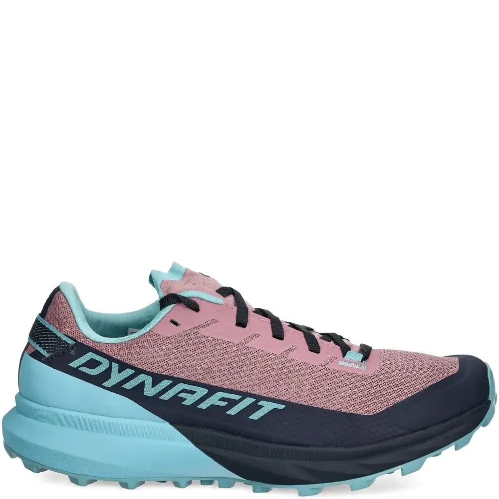 Кроссовки с ультра-логотипом