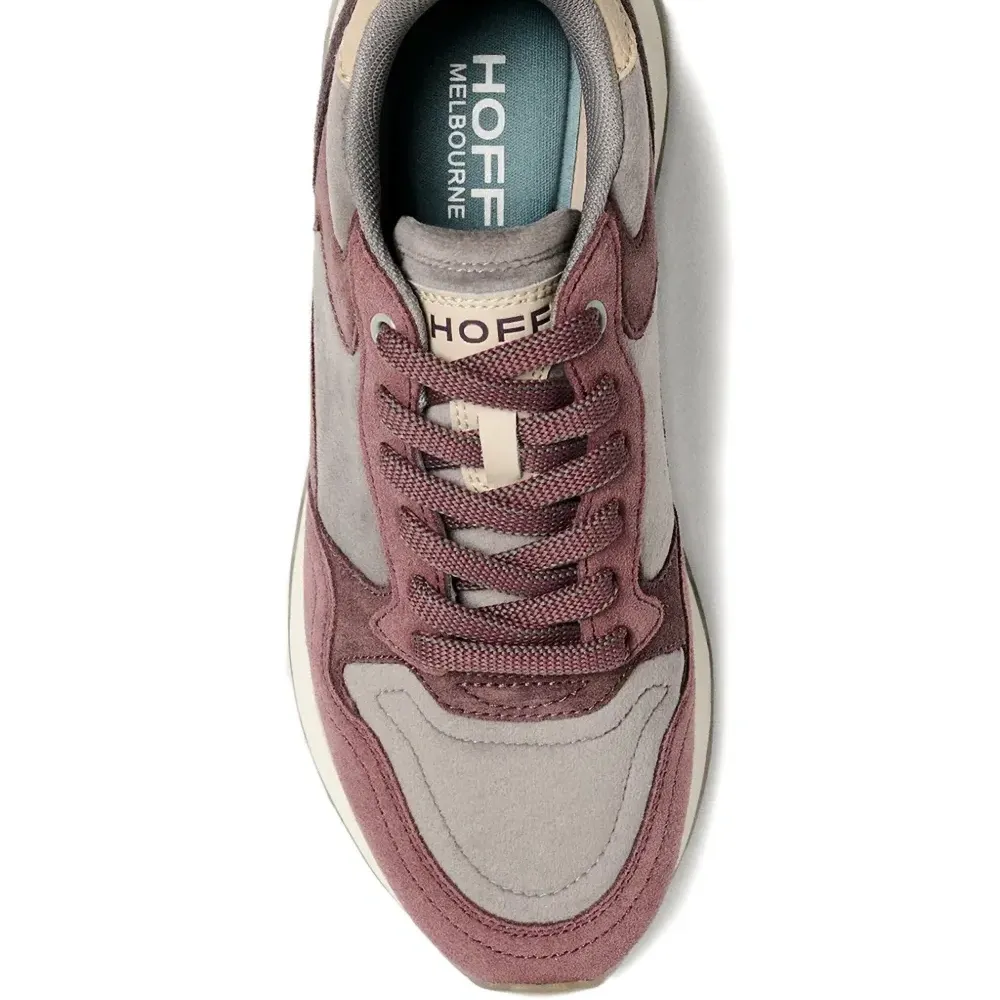 Кроссовки с панелями и шнуровкой