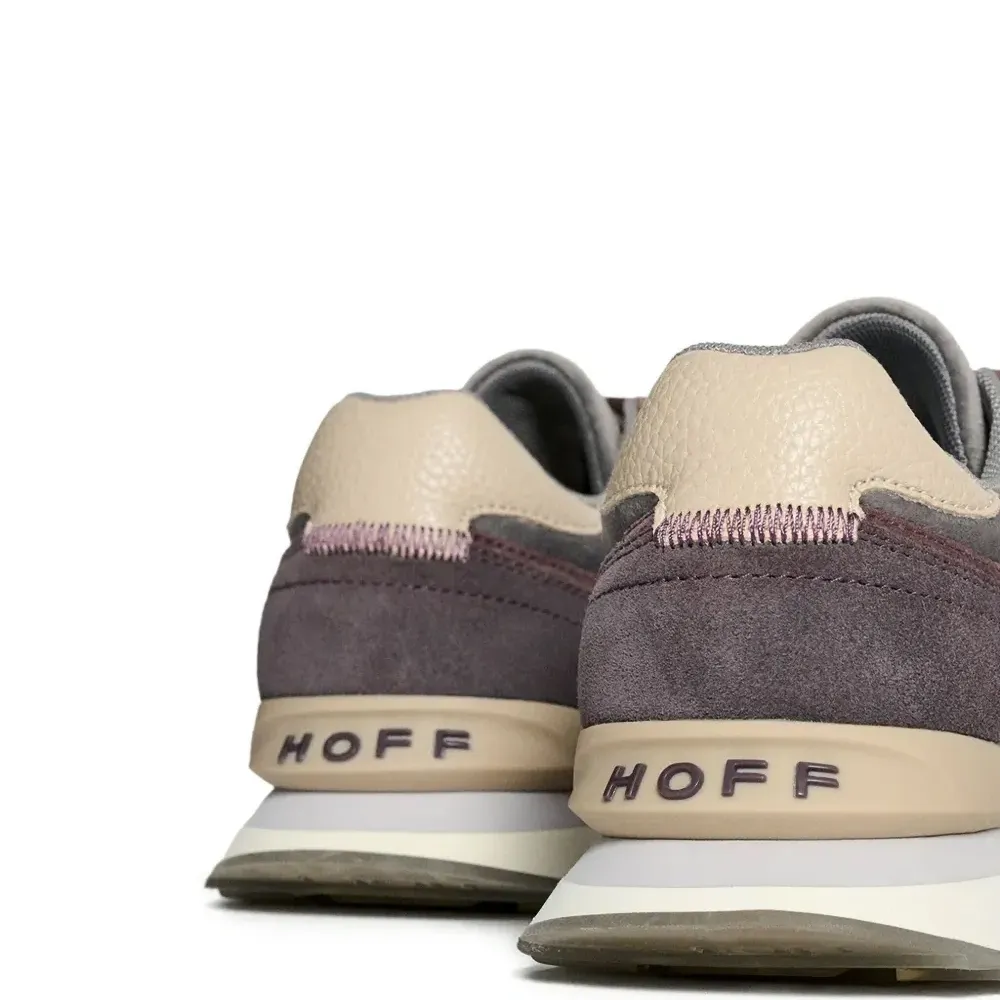 Кроссовки с панелями и шнуровкой