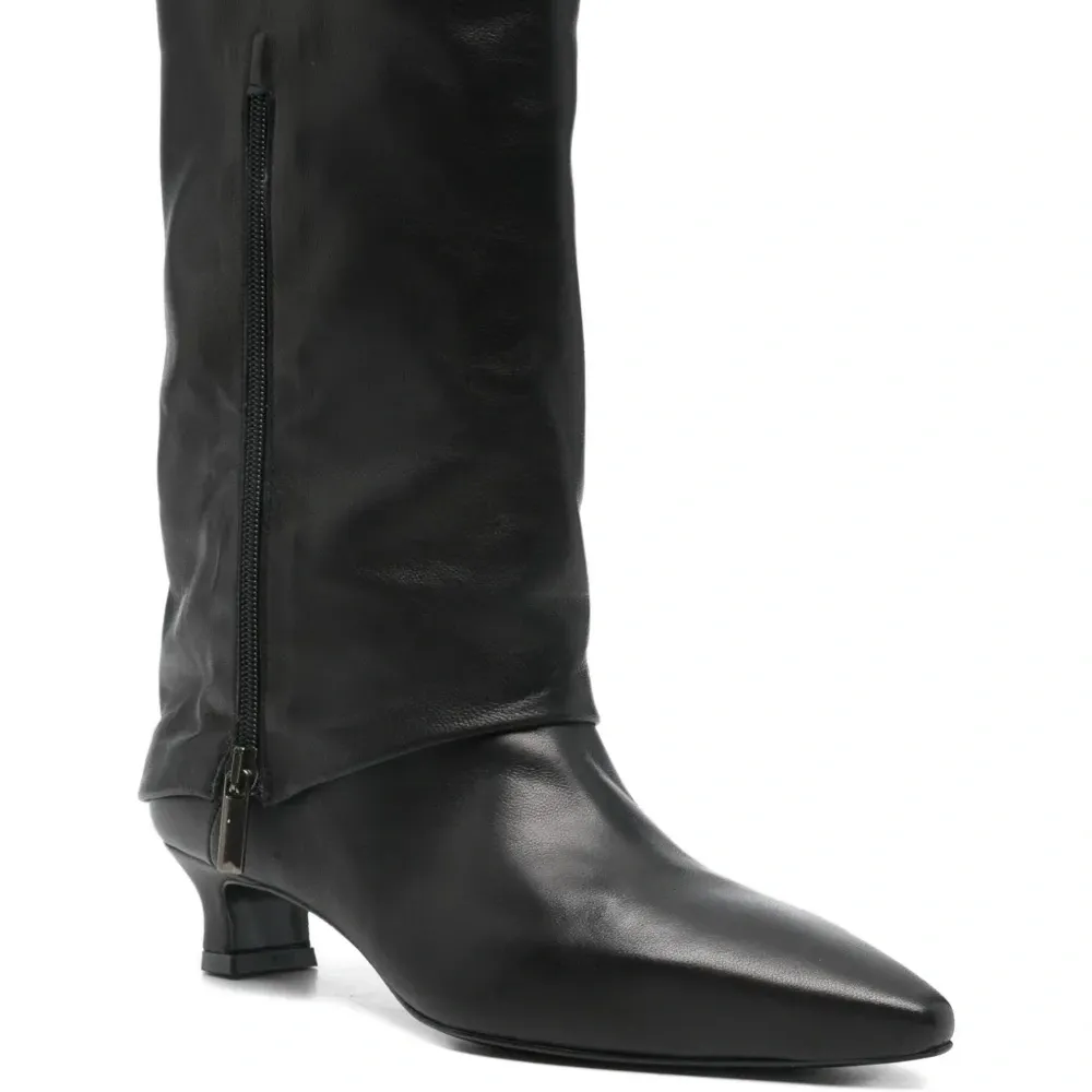 Кожаные сапоги