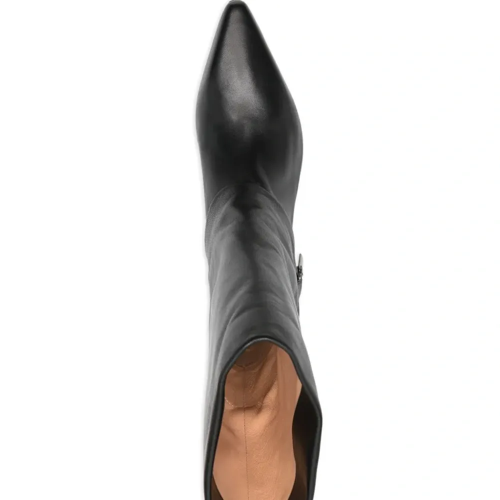 Кожаные сапоги