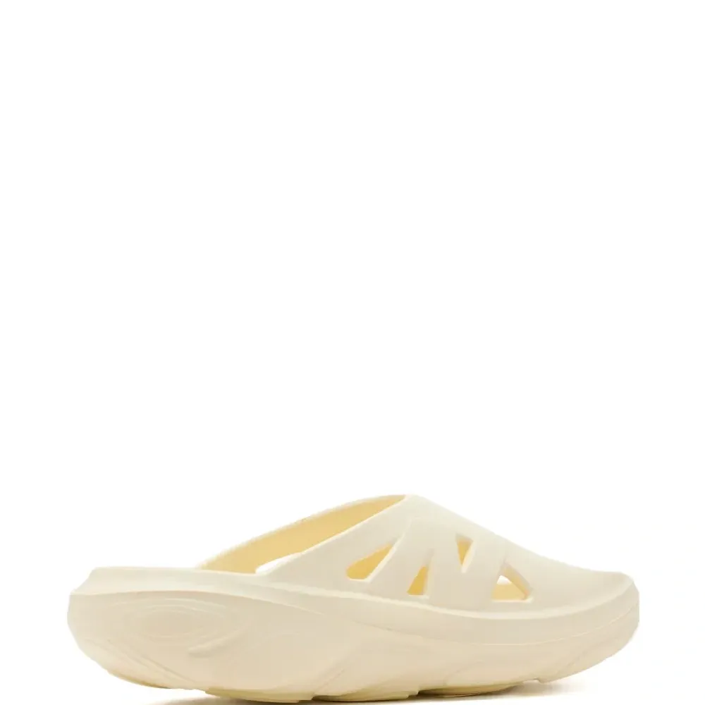 Шлепанцы на платформе с вырезами