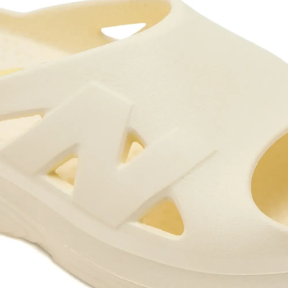 Шлепанцы на платформе с вырезами