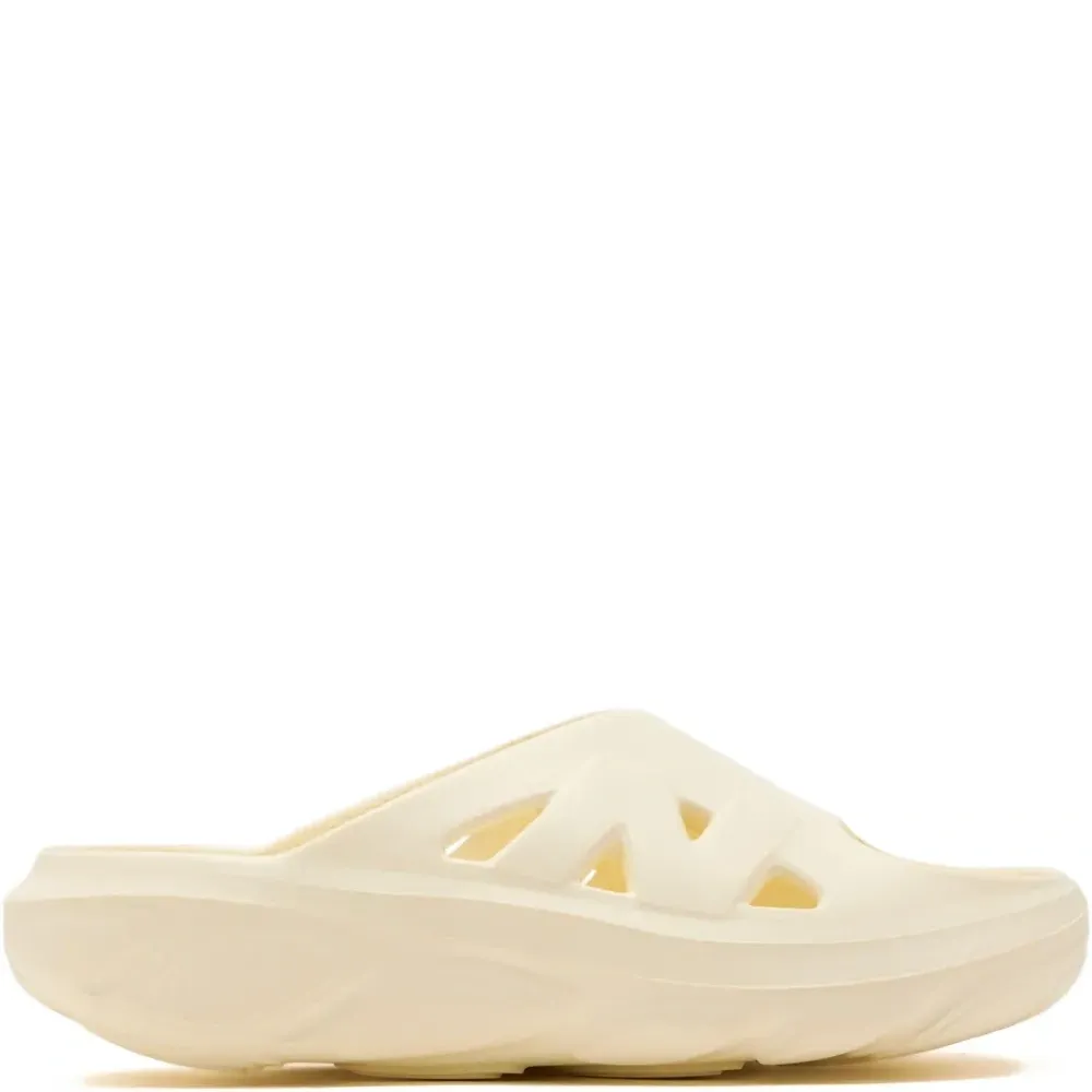 Шлепанцы на платформе с вырезами