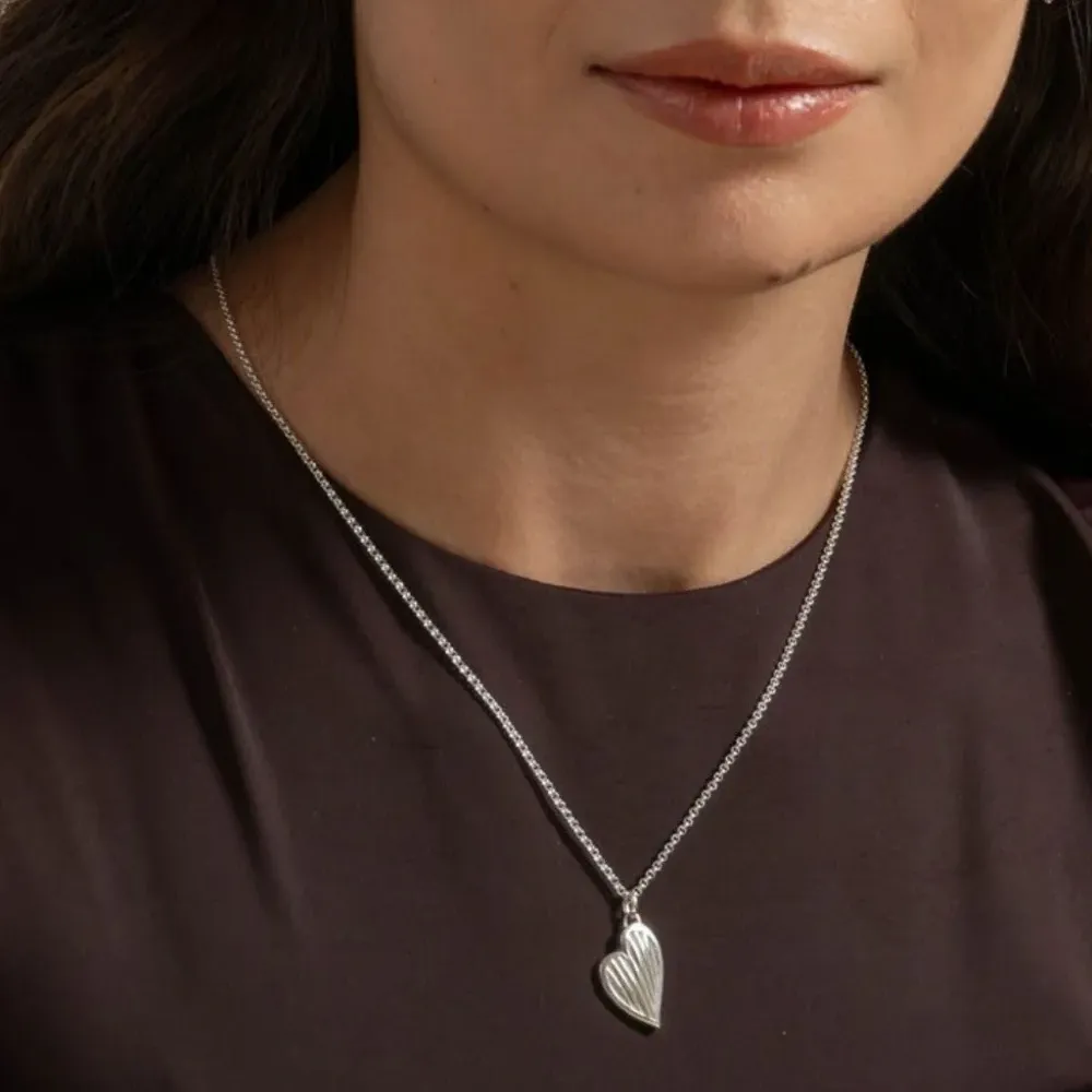 Ожерелье с подвеской в виде сердца