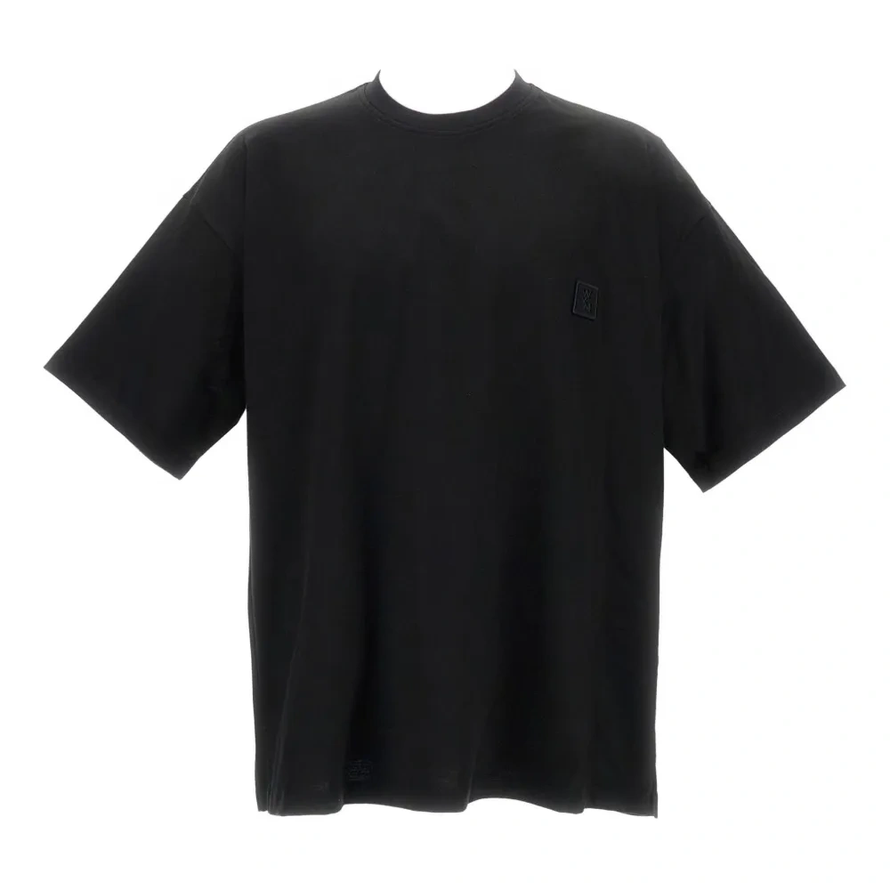 Футболка с вышитым логотипом